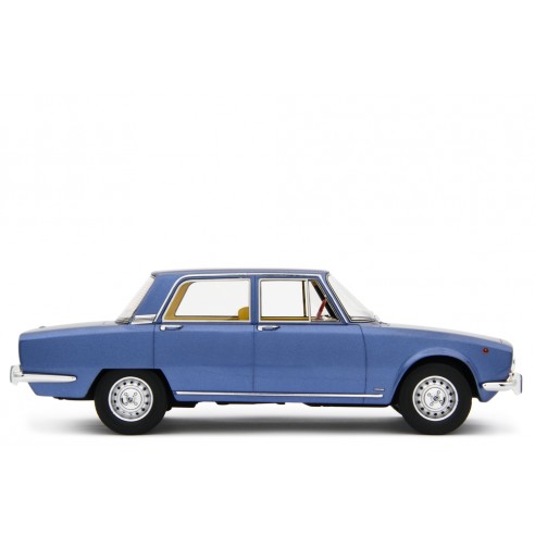 Alfa Romeo 2000 berlina 1971 1/18