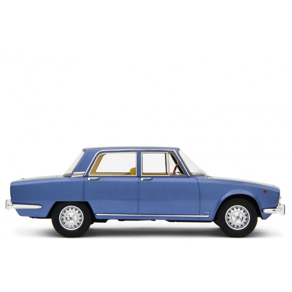 Alfa Romeo 2000 berlina 1971 1/18