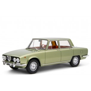 Alfa Romeo 2000 berlina 1971 1/18 2