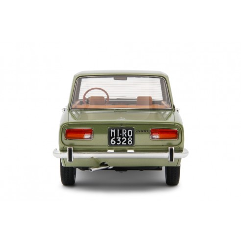Alfa Romeo 2000 berlina 1971 1/18
