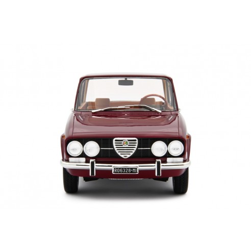Alfa Romeo 2000 berlina 1971 1/18