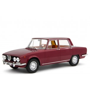 Alfa Romeo 2000 berlina 1971 1/18 2