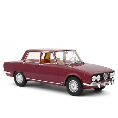 Alfa Romeo 2000 berlina 1971 1/18