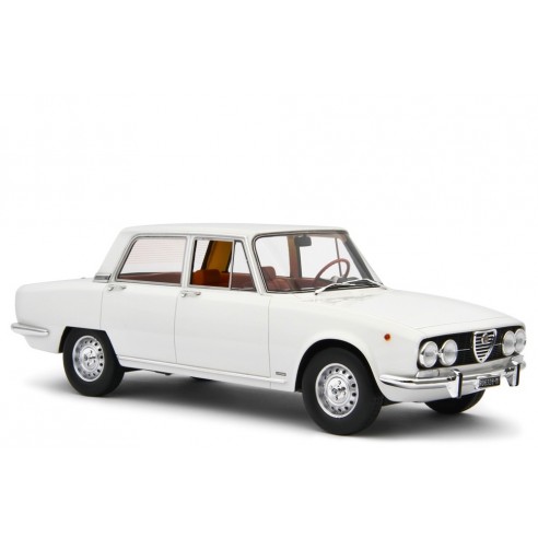 Alfa Romeo 2000 berlina 1971 1/18