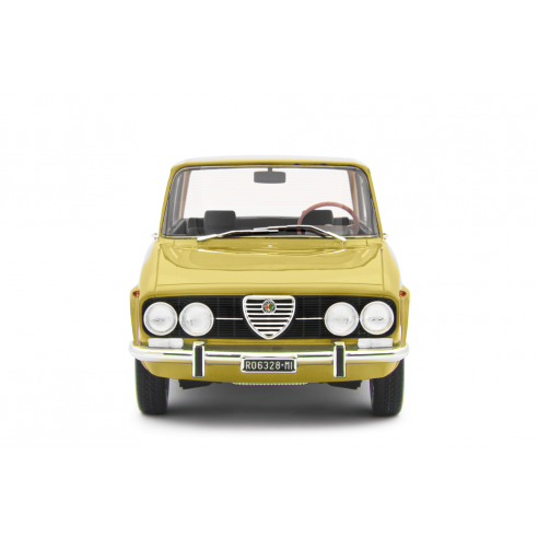 Alfa Romeo 2000 berlina 1971 1/18