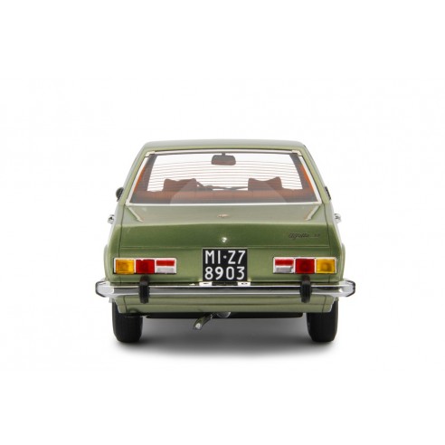 Alfa Romeo Alfetta 1.8 1975 (Scudo Largo) 1/18