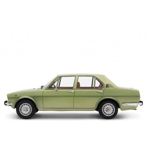 Alfa Romeo Alfetta 1.8 1975 (Scudo Largo) 1/18