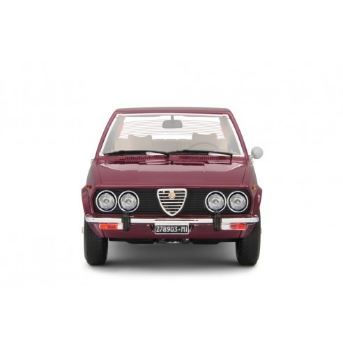 Alfa Romeo Alfetta 1.8 1975 (Scudo Largo) 1/18