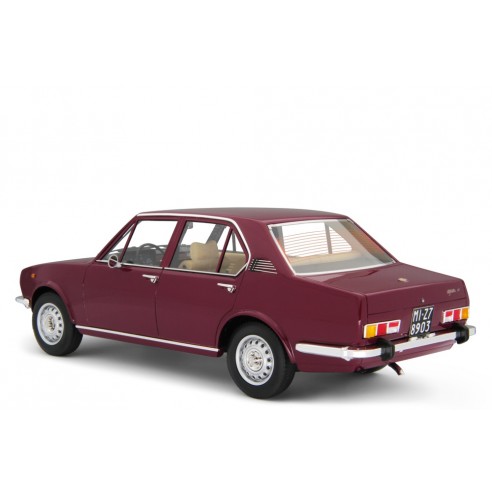 Alfa Romeo Alfetta 1.8 1975 (Scudo Largo) 1/18