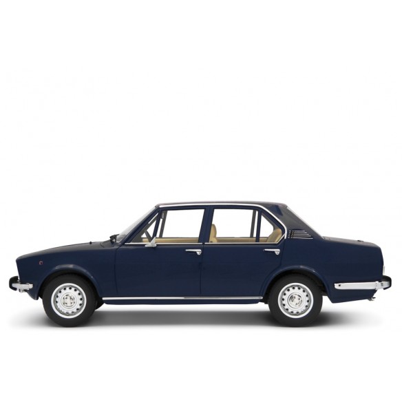 Alfa Romeo Alfetta 1.8 1975 (Scudo Largo) 1/18