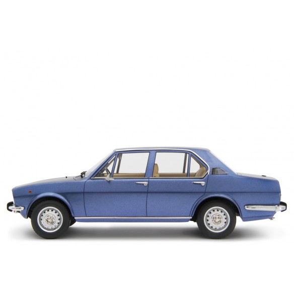 Alfa Romeo Alfetta 1.8 1975 (Scudo Largo) 1/18