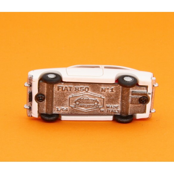 Fiat 850 Berlina 1968 1/64