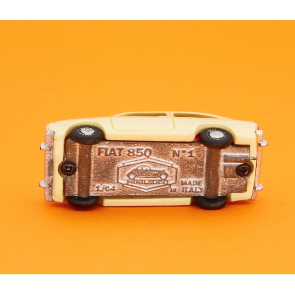 Fiat 850 Berlina 1968 1/64