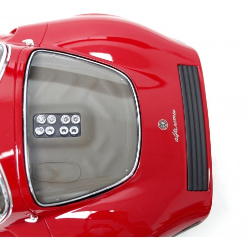 Alfa Romeo 33 Coupè Stradale 1967 C Version 1:18