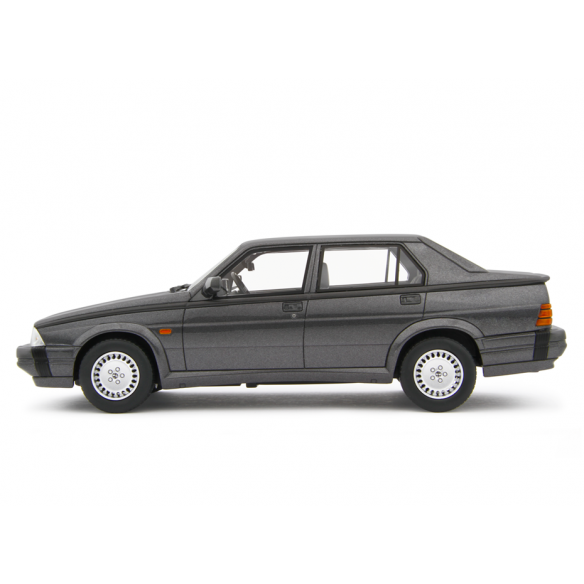 Alfa 75 1.8i Turbo America 1986 1:18