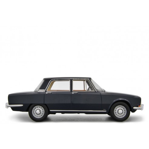 Alfa Romeo 1750 Berlina 1968 1/18 Blue (Defective)