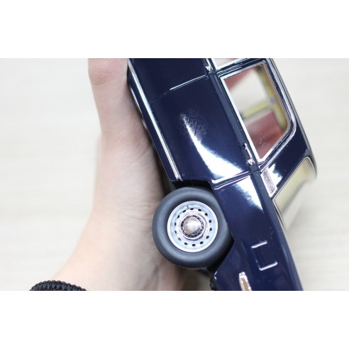 Alfa Romeo 1750 Berlina 1968 1/18 Blu...