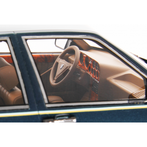 Lancia Thema 8.32 1986 1:18