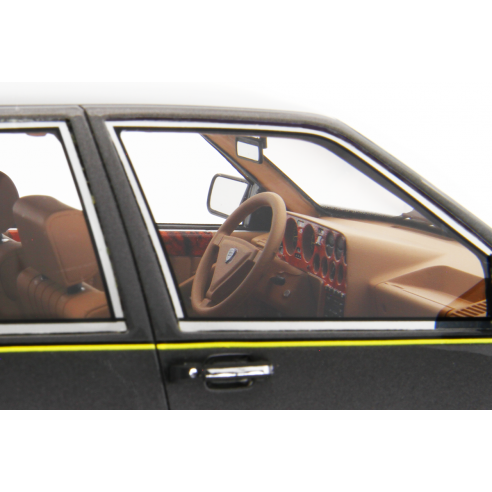Lancia Thema 8.32 1986 1:18