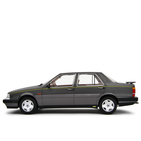 Lancia Thema 8.32 1986 1:18