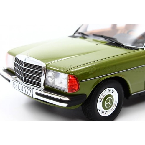 Mercedes 200 T (S123) in 1:18 Bos...