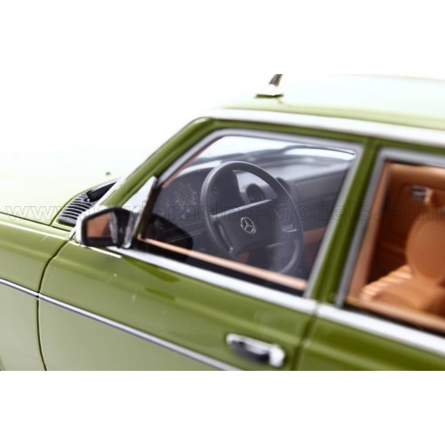 Mercedes 200 T (S123) in 1:18 Bos...