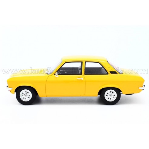 Opel Ascona A  2-Türer 1973 1:18 Bos...