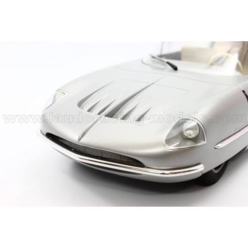 Borgward Traumwagen, silver 1955 1:18 Bos Models 193560