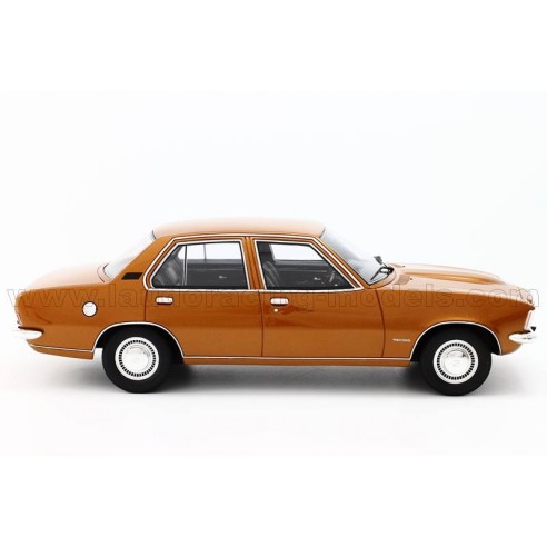 Opel Rekord D 2100D 1973 1:18 Bos...
