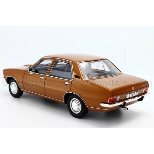 Opel Rekord D 2100D 1973 1:18 Bos...