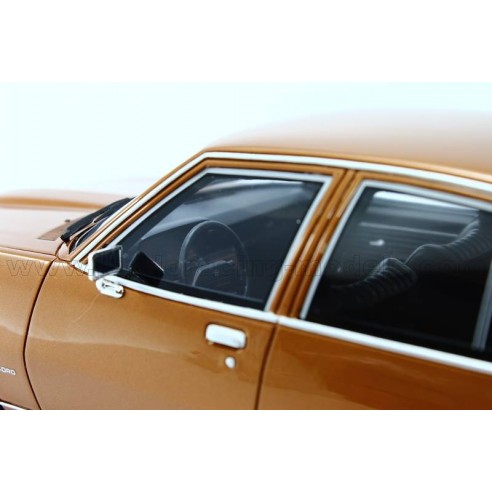 Opel Rekord D 2100D 1973 1:18 Bos...