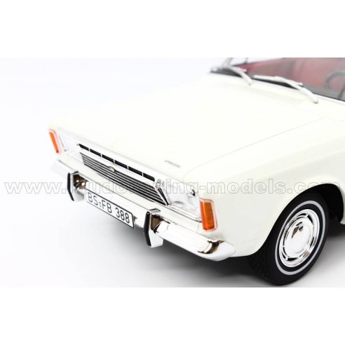 Ford Taunus 17M (P7a) 1967 1:18 Bos...