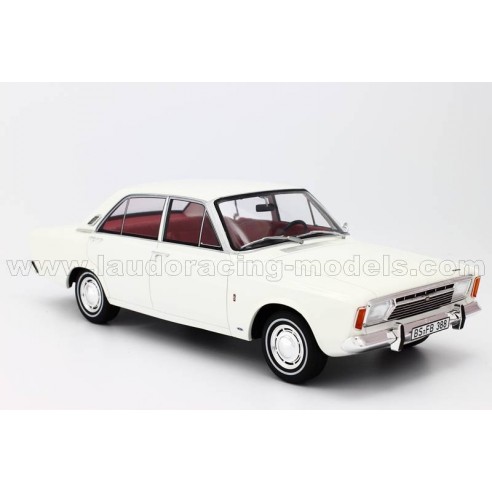 Ford Taunus 17M (P7a) 1967 1:18 Bos...
