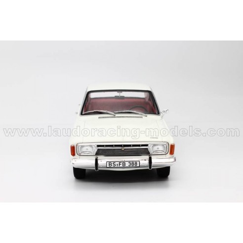 Ford Taunus 17M (P7a) 1967 1:18 Bos...