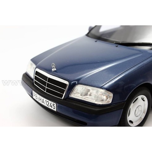 Mercedes C220 (W202) 1995 1:18 Bos...