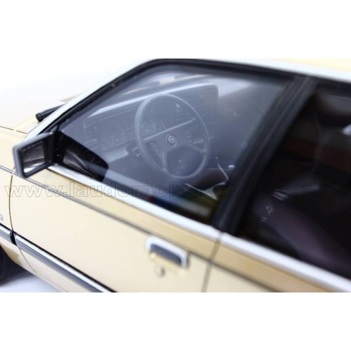 Opel Senator A2 3.0 CD 1984 1:18 Bos...