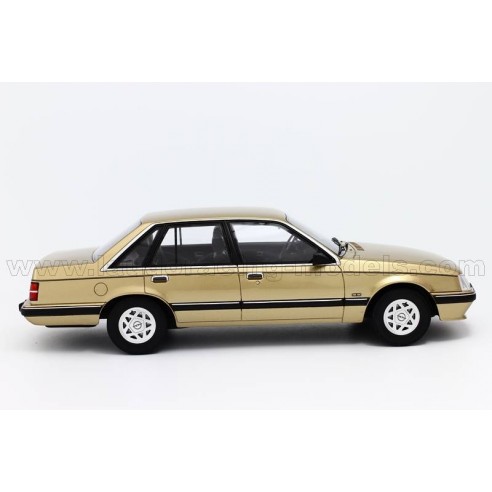 Opel Senator A2 3.0 CD 1984 1:18 Bos...