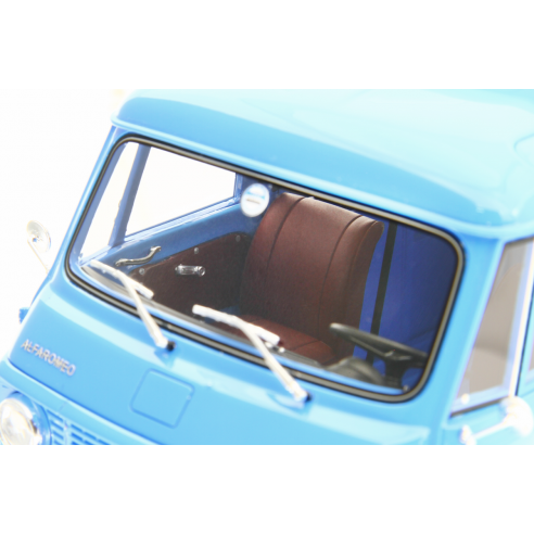 Alfa Romeo F12 Autocarro Tetto...