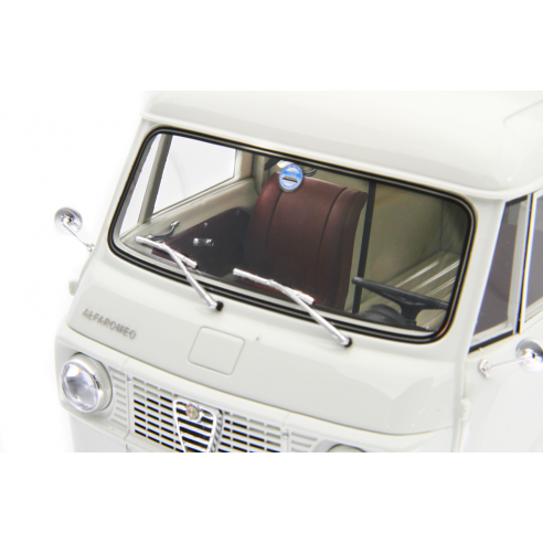 Alfa Romeo F12 Autocarro Tetto...