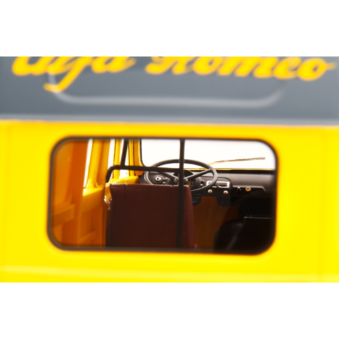 Alfa Romeo F12 Autocarro Tetto...