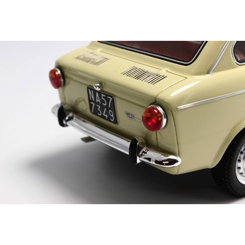 Fiat 850 Special 1968 1:18 LM105A