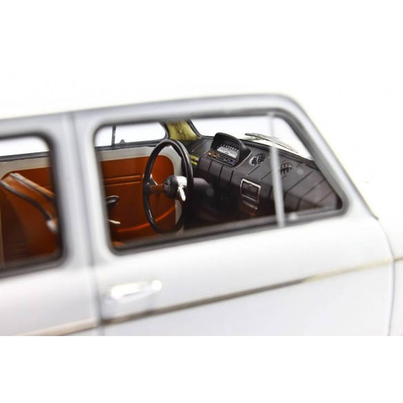 Fiat 850 Special 1968 1:18 LM105A