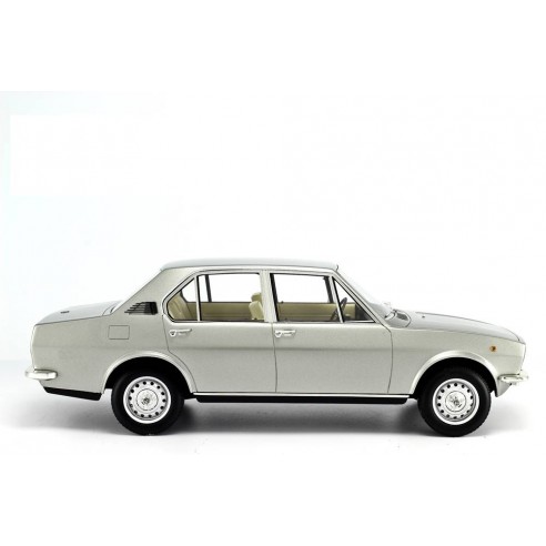 Alfa Romeo Alfetta 1.6 1975 1:18 LM097-3