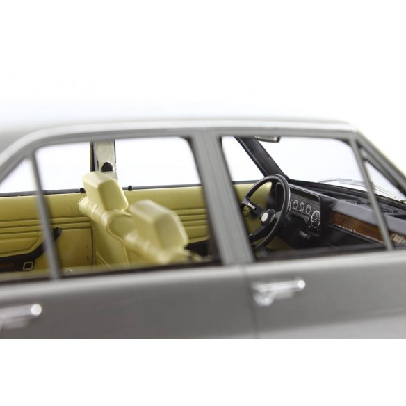 Alfa Romeo Alfetta 1.6 1975 1:18 LM097-3