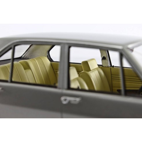 Alfa Romeo Alfetta 1.6 1975 1:18 LM097-3