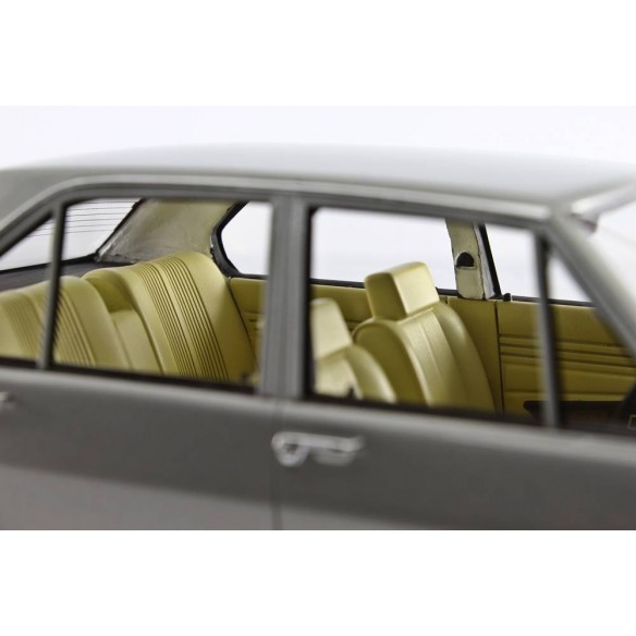 Alfa Romeo Alfetta 1.6 1975 1:18 LM097-3