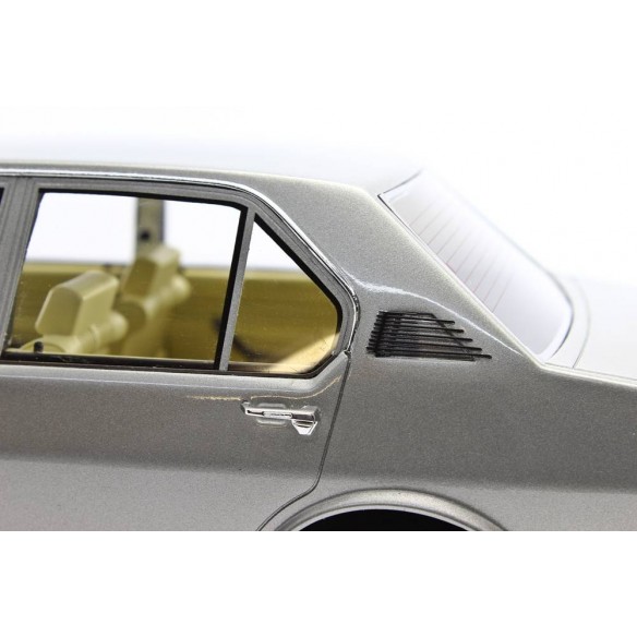 Alfa Romeo Alfetta 1.6 1975 1:18 LM097-3