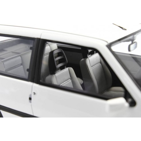 Fiat Uno Turbo 2° Serie MK2 1990 1:18 LM104A