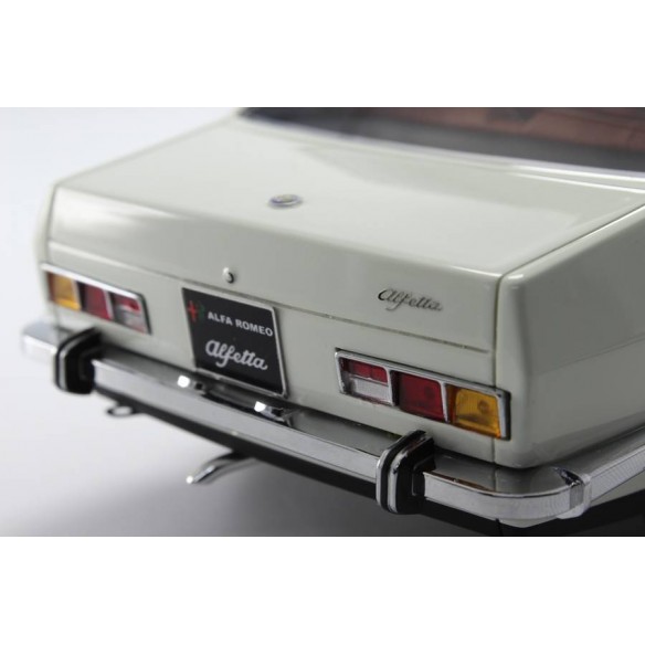 Alfa Romeo Alfetta 1.8 1972 1:18 LM097A