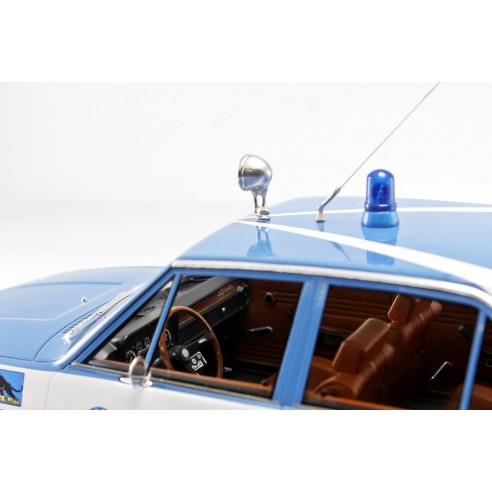Alfa Romeo Alfetta 1.8 Polizia Squadra Volante 1976 1:18 LM098C